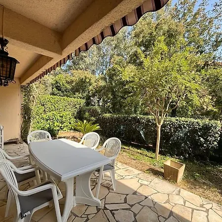 Proche - Piscine Apartment